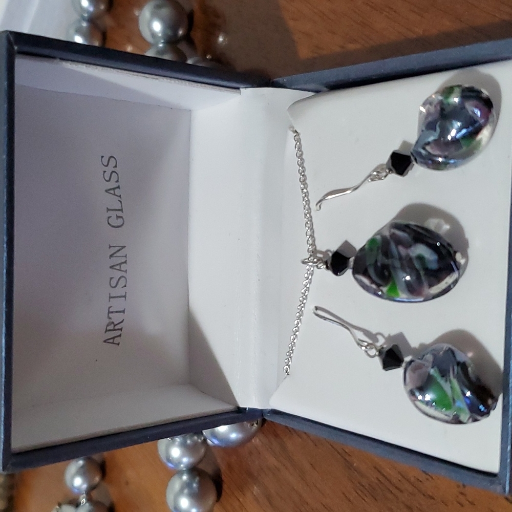 Jewelry bundle - Picture 11 of 16